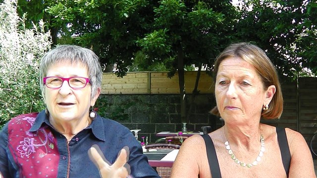 Irène Sipos et Isabelle Donnio expliquent le concept des bistrots mémoire