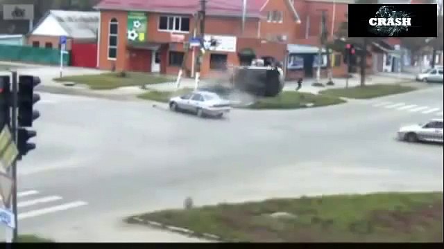 Extreme Near Miss Car Accidents