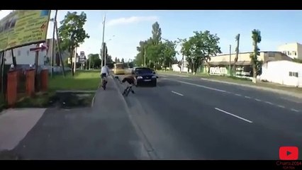 Lucky Pedestrians avoid car accidents