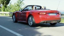 Fiat 124 Spider (dynamique)