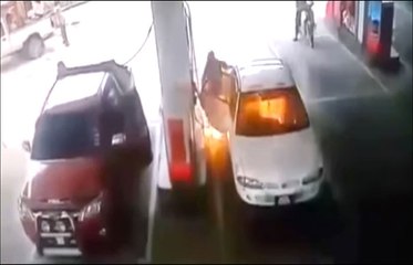 Malaysian Mom Saved Kid From The Burning Car