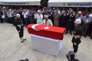 Şehit Uzman Çavuş Arslangiray'ın Cenazesi Adana'da Toprağa Verildi