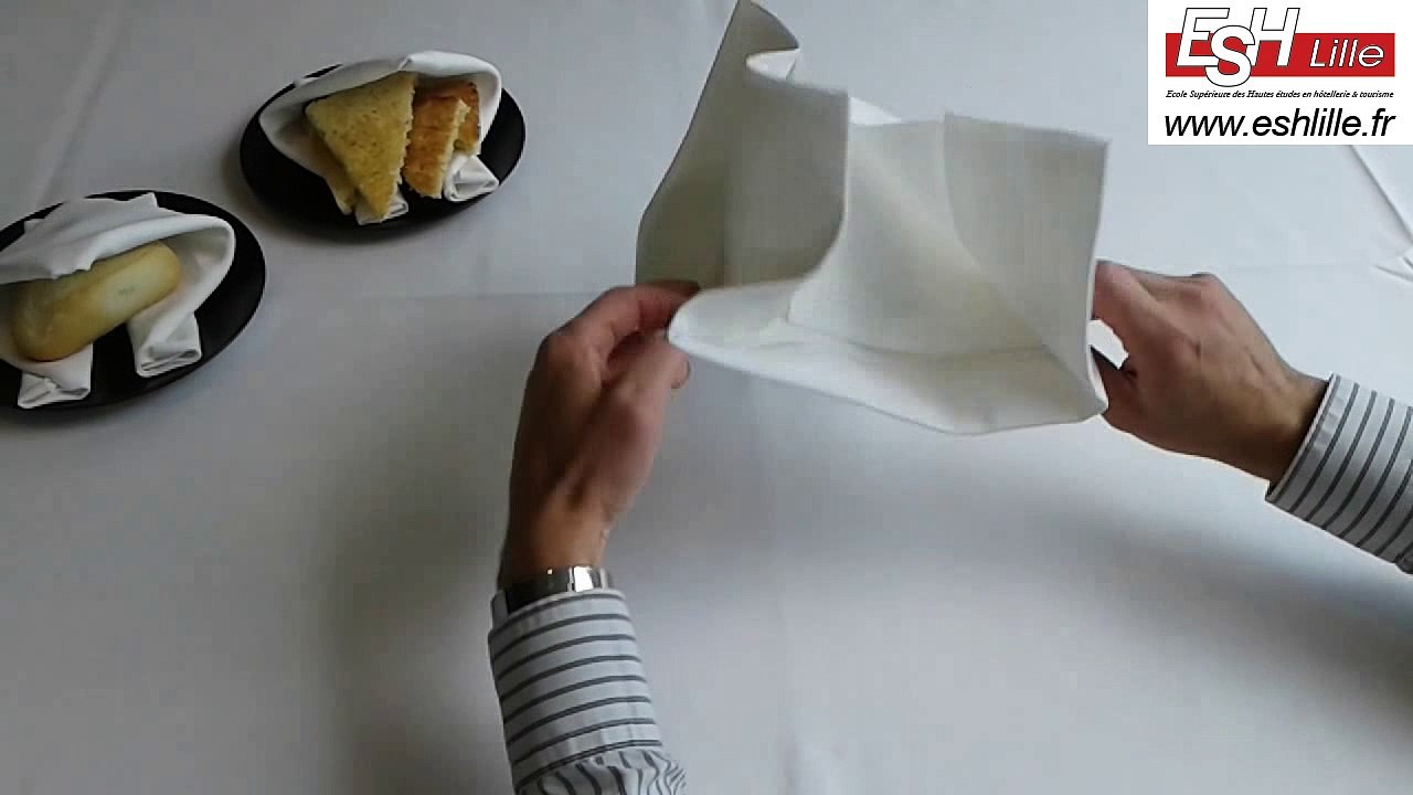 Pliage serviette en forme de crapaud - tuto par ESH Lille