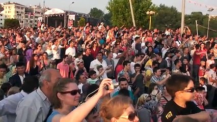 Télécharger la video: www ereglionder com tr solo turk eregli festival gosterisi