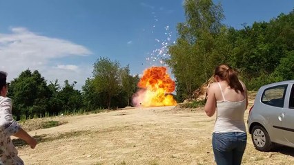 COURS vs EXPLOSION (video drole)
