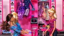 Barbie Giysi Dolabı Önünde Elbise Deniyor - Barbie Giydirme Oyunu