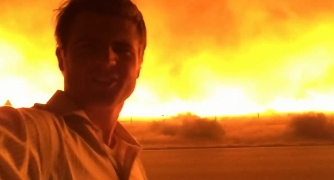 Ils filment un incendie de beaucoup trop près !