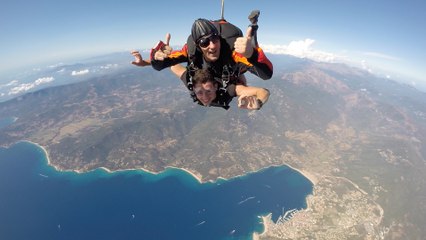 Parachutisme : sauter à 4.000 mètres en Corse