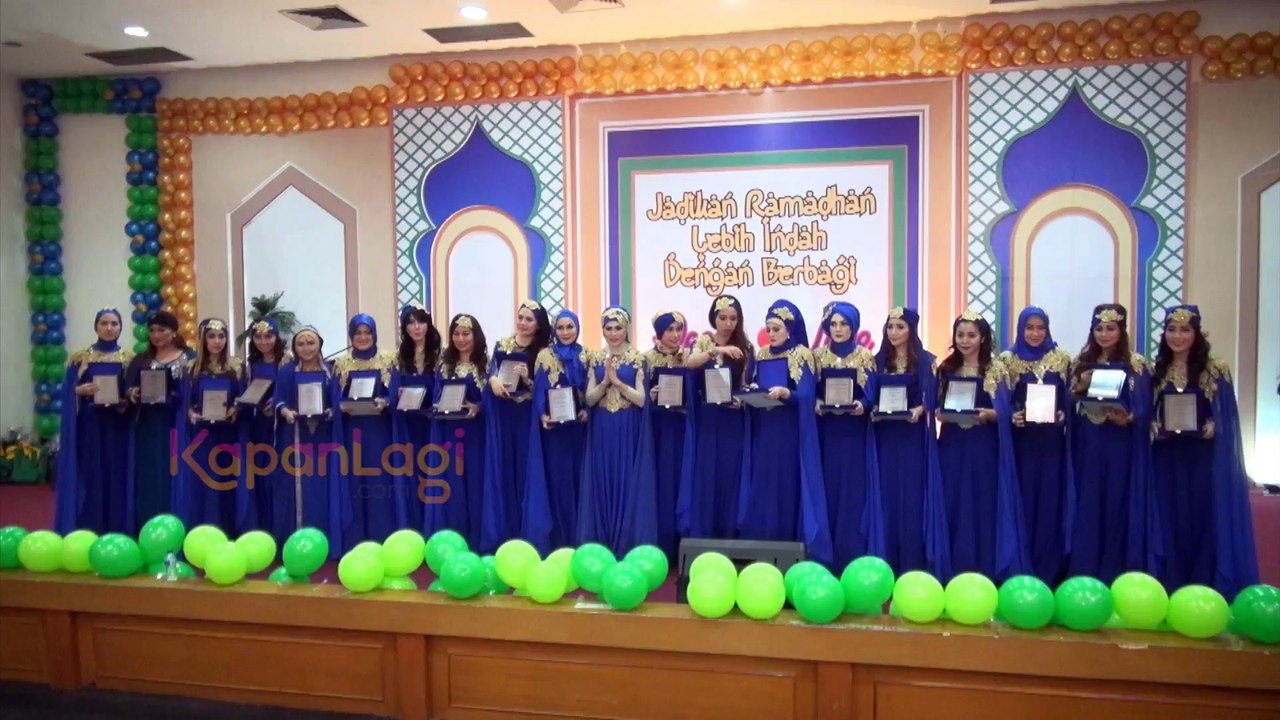 Angel Lelga dan Geng Sosialita Buka Puasa Bersama 2000 Anak