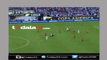 Messi hace caer al árbitro durante la final de la Copa América-Video