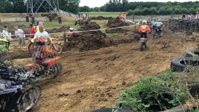 Moto cross ufolep à Varennes les Grand