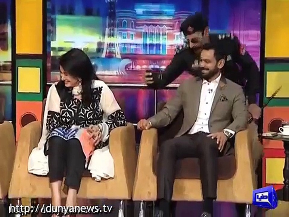 Excellent performance of Policeman Afzal in Mazaq Raat