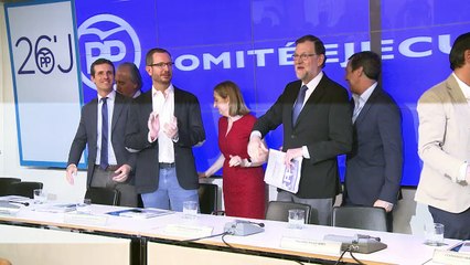 Rajoy reclama gobernar España pero todavía tiene que negociar