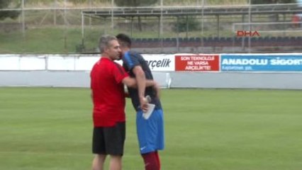 Trabzonspor Teknik Direktörü Yanal, Takımla İlk Antrenmanına Çıktı