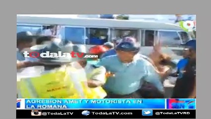Captado en cámara agresión entre Agentes de Amet y Motoconchistas en La Romana-Noticias SIN-Video