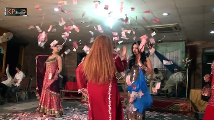 Divya Pehla Salam Mujra DANCE 2016