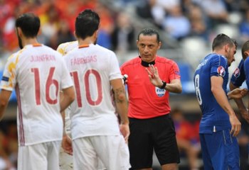 İspanyollar ve İtalyanlar, Cüneyt Çakır'ın Performansından Memnun