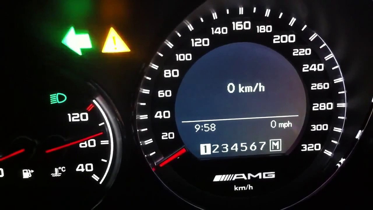 Mercedes Benz C63 AMG 0 250 kmh in 22,9 Sec acceleration