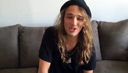 Travis remercie ses fans