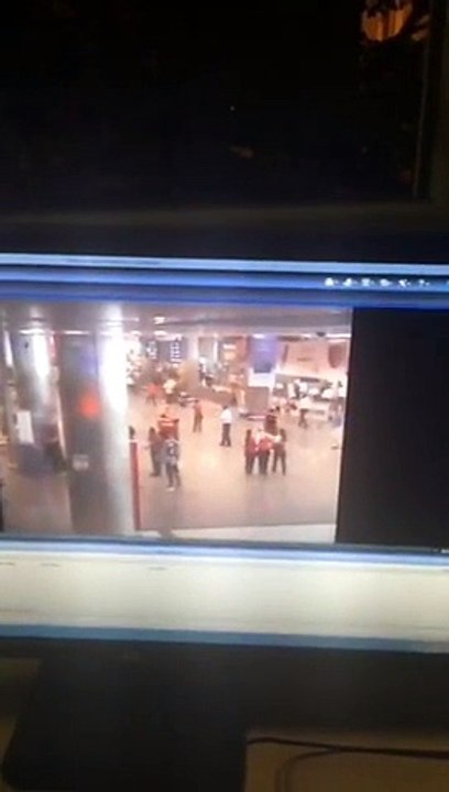 Vidéo de l'explosion d'un terroriste-kamikaze à l'aéroport d'Istanbul