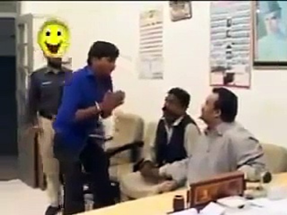 Prank with Amjad Sabri in a Police Station