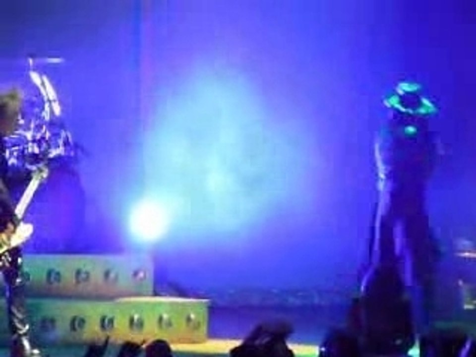 Marilyn Manson - Live in Paris 2007-06-05 - Putting Holes In