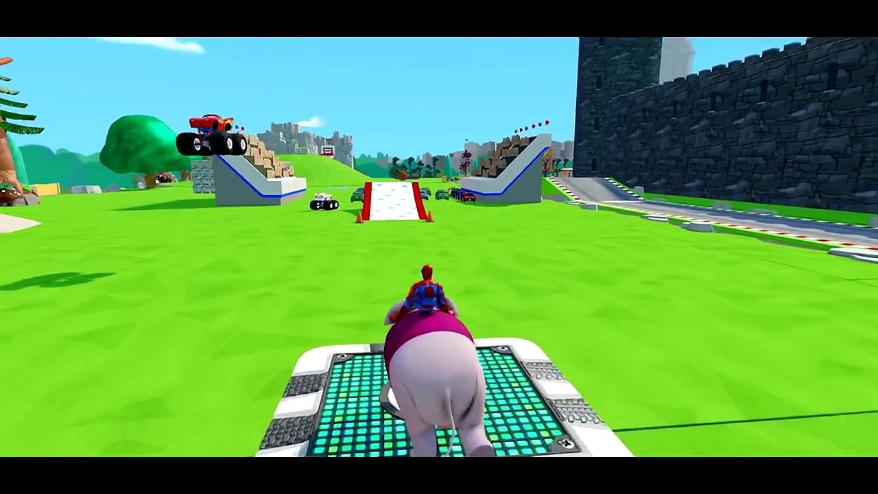 MONSTER TRUCKS MCQUEEN COLORS SMASH CARS & LIGHTNING MCQUEEN + FUN with Spiderman & Mickey Mouse_4