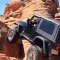 Cette jeep grimpe un rocher à la verticale : dingue