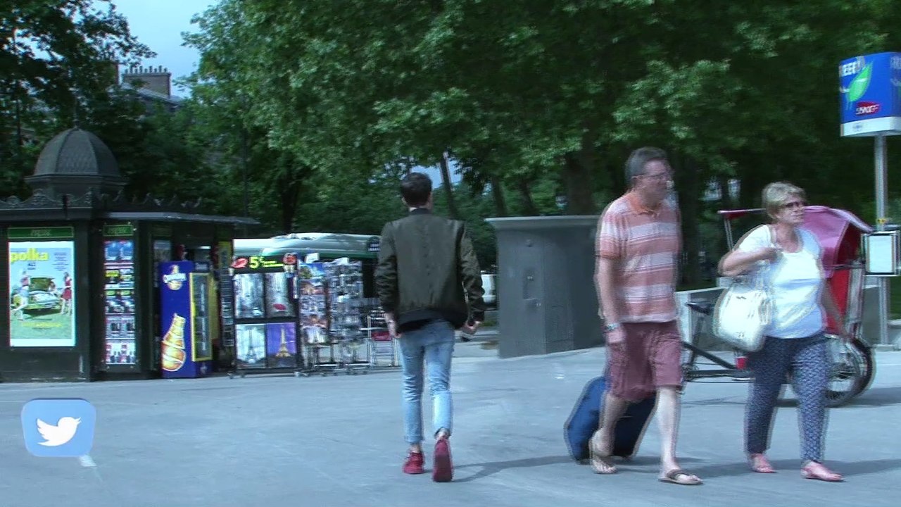 LES TOURISTES  EPISODE 13