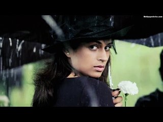 Shakira - Hips Don't Lie (Music Video)