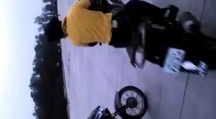 RoK Bargoros stunt with bajaj pulsar 220 in India