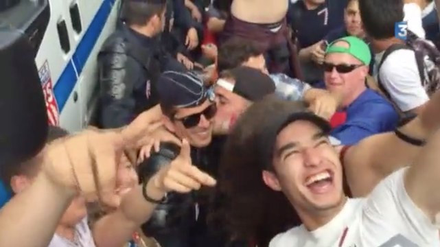 L'amour fou entre supporteurs et forces de l'ordre ?