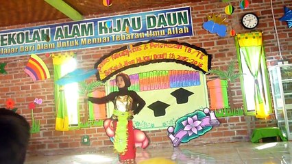 tari payung pentas seni sekolah alam hijau daun 2016