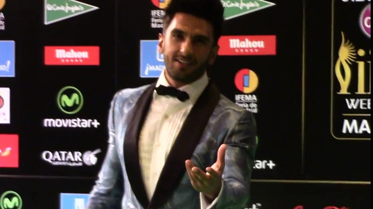 Ranveer Singh speaks French IIFA 2016 - Ranveer parle en français IIFA 2016
