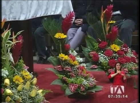 Eucaristía en honor a la niña que fue encontrada muerta en el patio de una escuela.