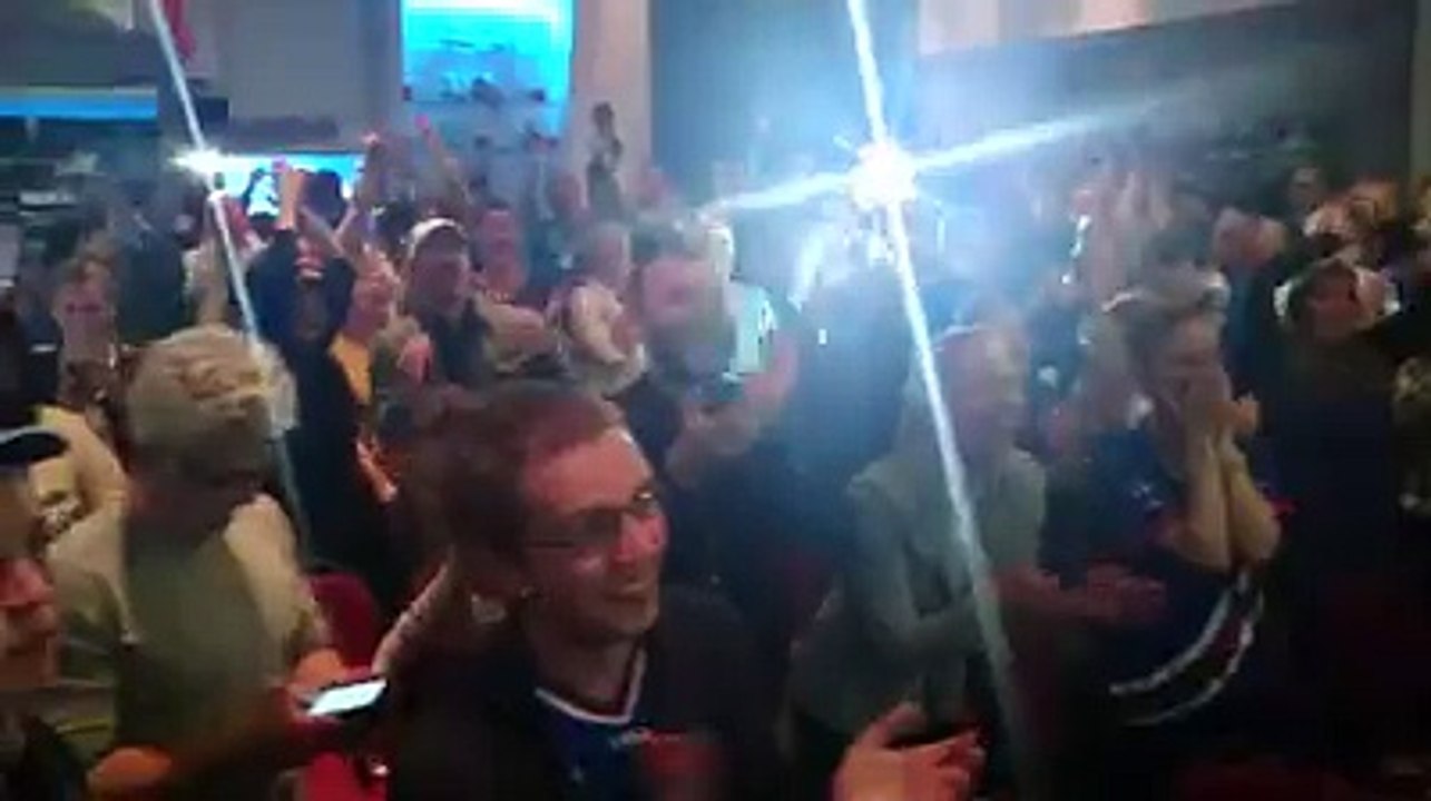 Les supporters islandais de Bruxelles en fête après le match Islande-Angleterre