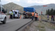 Konya Motosikletiyle, Tır'a Çarpan Sürücü Öldü