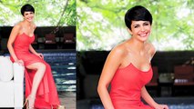 Mandira Bedi Hot In Pink Bikini At Maldives !!