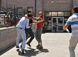 Ünü Oyuncunun Boğazı Kesilen Ablası "Nefes Alamıyorum" Diye Yalvarmış