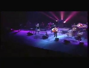 Hmmmm...qu'est ce que je l'aime,sa voix...