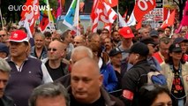 Francia di nuovo in piazza contro la riforma del Lavoro, scontri a Parigi