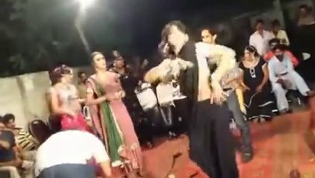 Desi Hot dance in Lahore top desi home dance 2016 very hot mujra PAKISTANI MUJRA DANCE Mujra Videos 2016 Latest Mujra video upcoming hot punjabi mujra latest songs HD video songs new songs