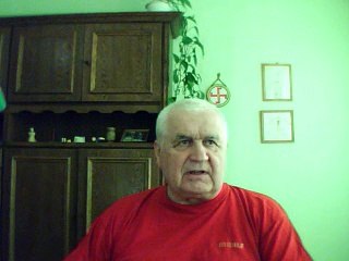 BĄDŹ CZŁOWIEKIEM, NIE ROBAKIEM