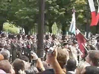 Défilé des troupes européennes sur les c