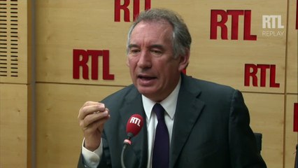 "Si Alain Juppé gagne son pari à l'issue de la primaire, alors je l'aiderai", affirme François Bayrou