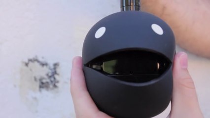 Reprise de Wrecking Ball avec un "Otamatone" instrument jouet japonais`