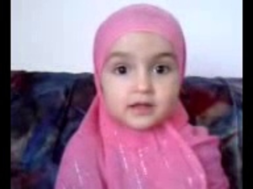 Cute-Baby-reciting-Quran