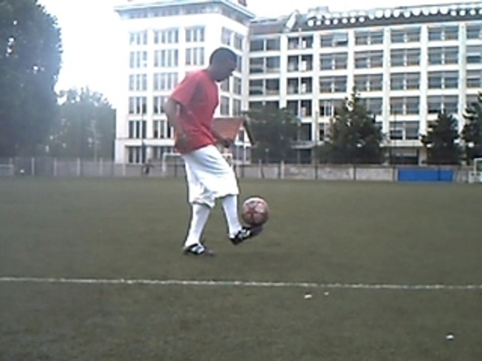 le genie du ballon 1          bientot la suite