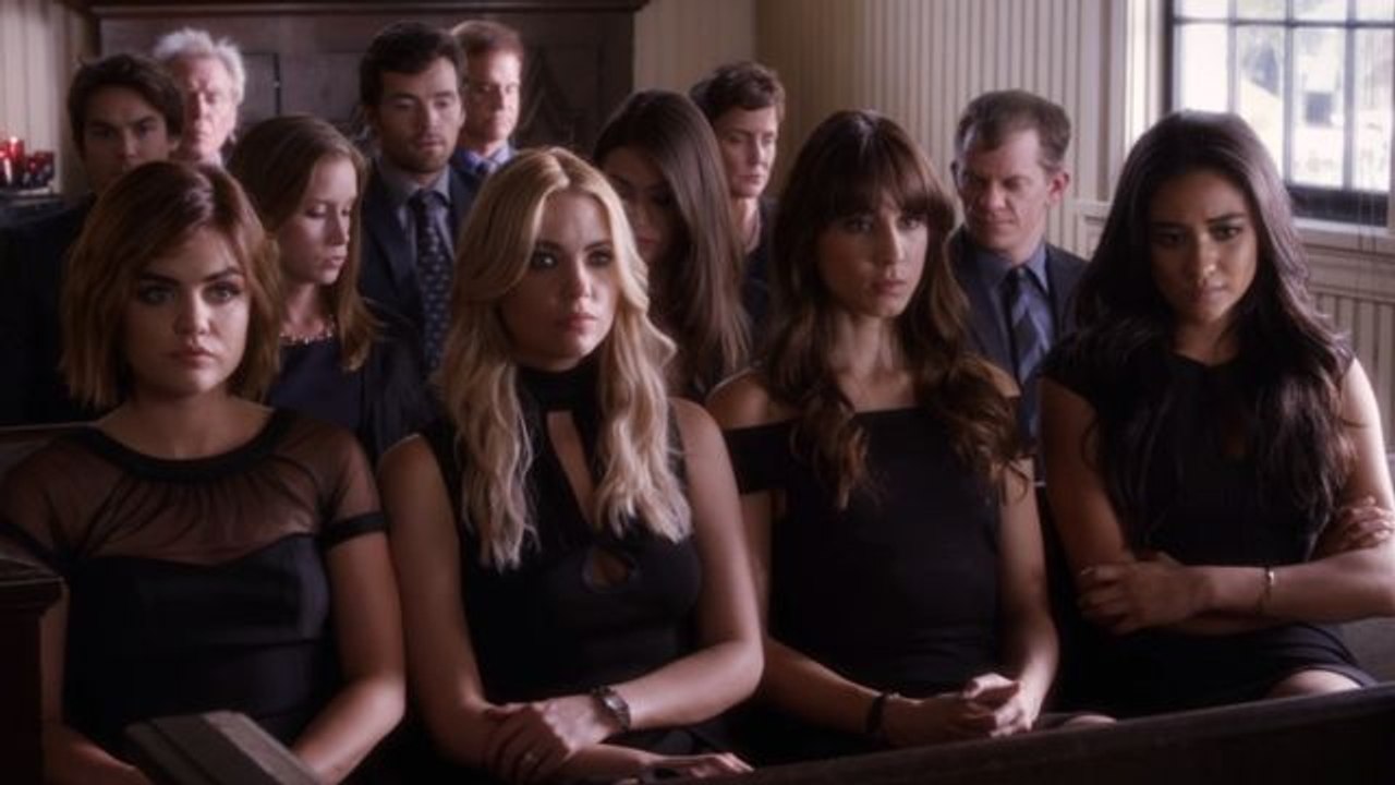 What to Wear to a Funeral, According to Pretty Little Liars' Costume Designer