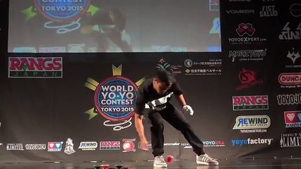 Des tricks en yo-yo offstring